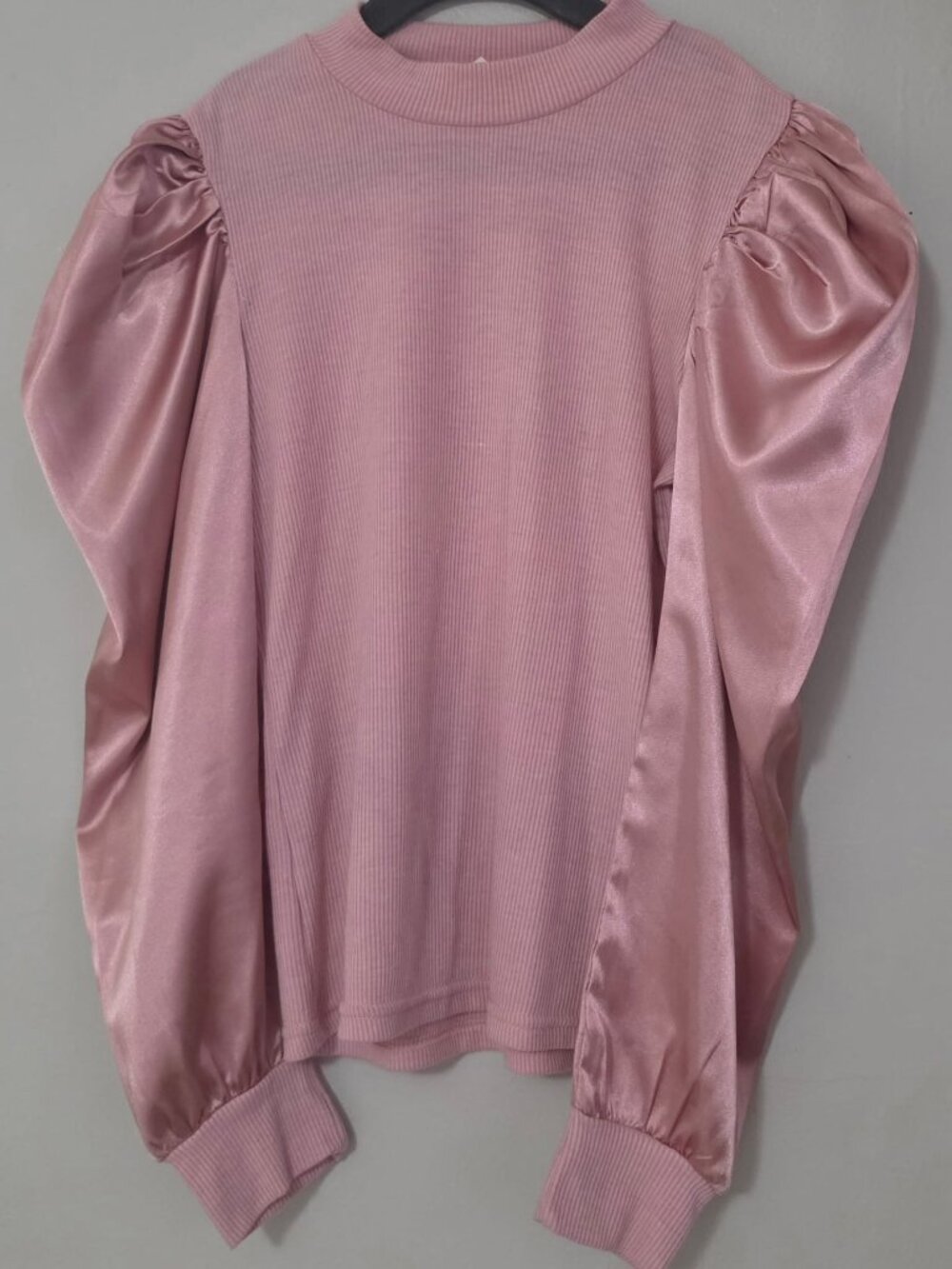 SHEIN Kids Girls Mock Neck Mixed Media Satin Puff Sleeve Rib-Knit Top
